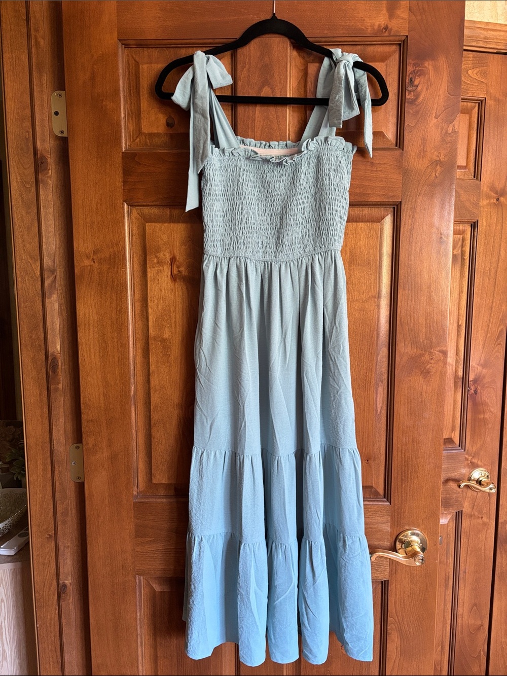 NWOT Hem & Thread Light Blue Tie-Shoulder Smocked Midi Dress SZ S